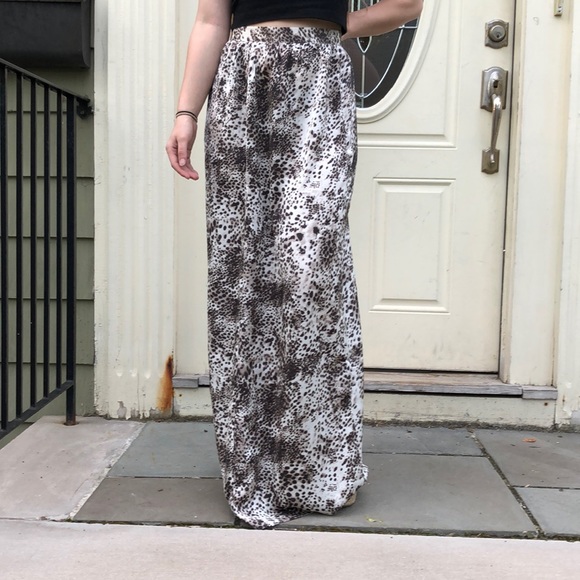 - Flowy maxi cheetah/leopard print skirt - Picture 1 of 4